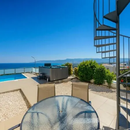 Imagine Your Family Renting A Luxury Holiday Close To Latchi's Main Attractions, Latchi 1264 Vilă Polis